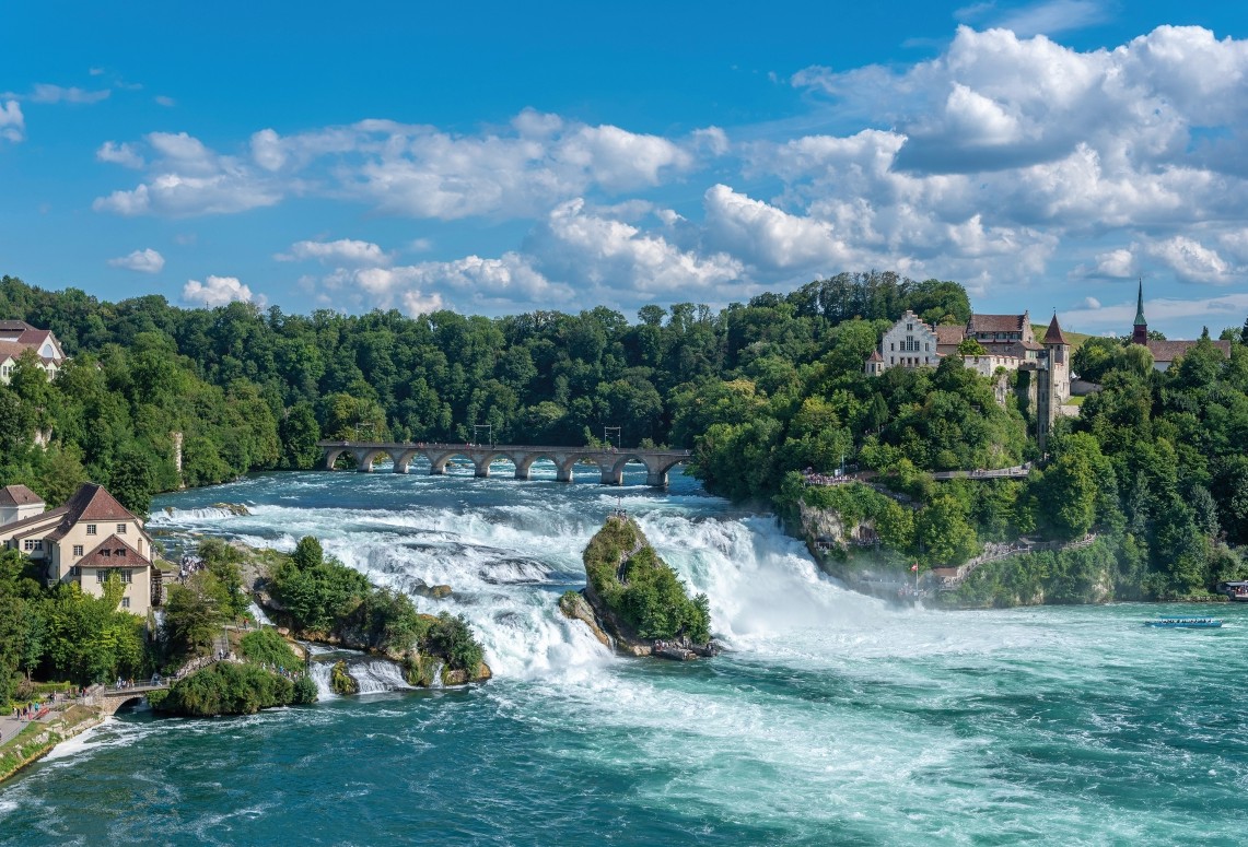 Spectacular power of nature at the Rhine Falls